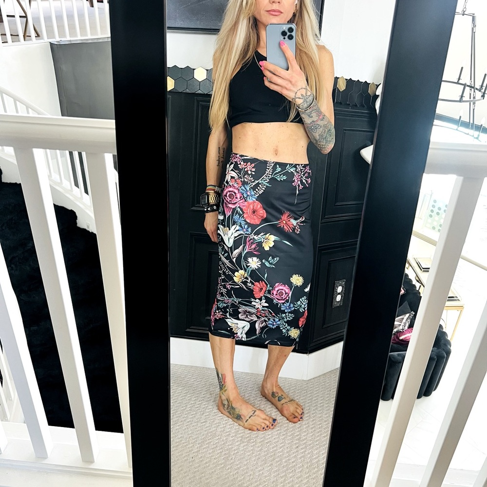 Stretchy midi floral skirt new S